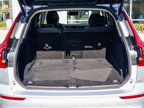 Used 2025 Volvo XC60 B5 Core AWD/4WD image 29