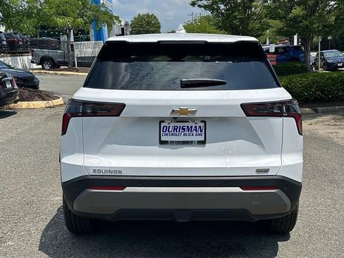 New 2026 Chevrolet Equinox LT image 3