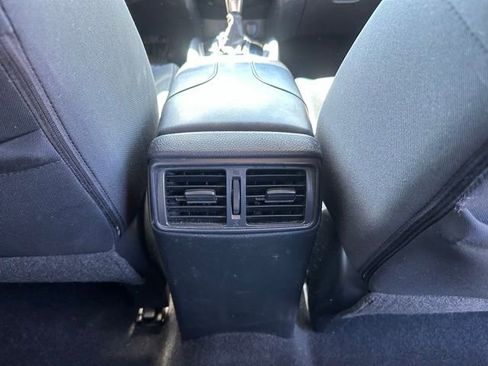 Used 2018 Nissan Rogue SV AWD/4WD image 32