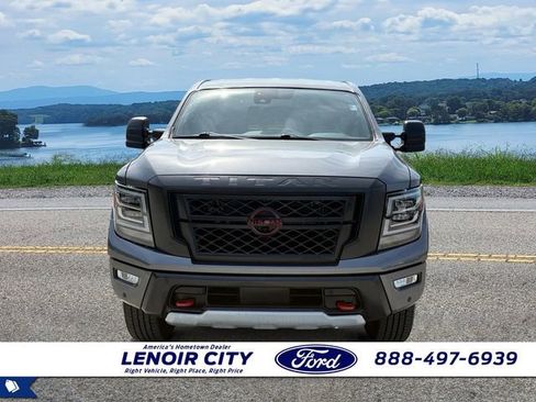 Used 2023 Nissan Titan PRO-4X w/ Pro-4x Convenience Package AWD/4WD image 8