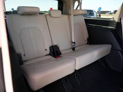 Used 2024 Ford Expedition Max Platinum RWD image 16