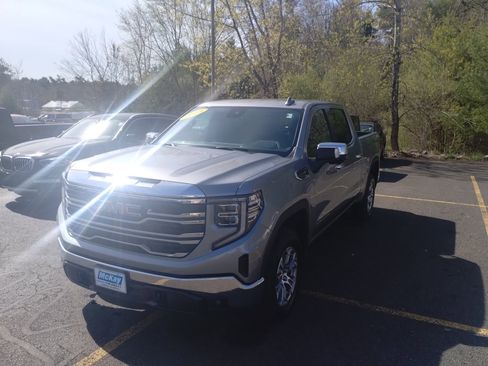 Used 2024 GMC Sierra 1500 SLT image 7