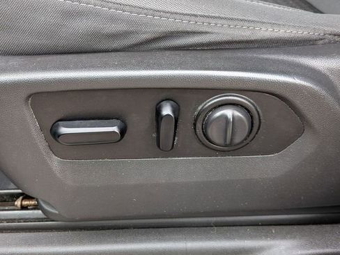 Used 2021 Chevrolet Silverado 1500 LT Trail Boss w/ Bed Protection Package image 13