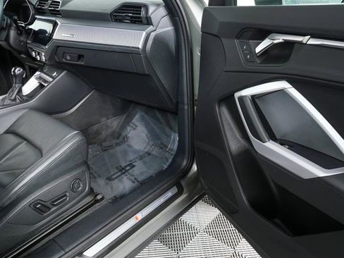 Used 2022 Audi Q3 2.0T Premium w/ Convenience Package image 23