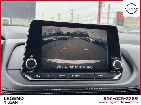 Used 2024 Nissan Rogue SV image 28