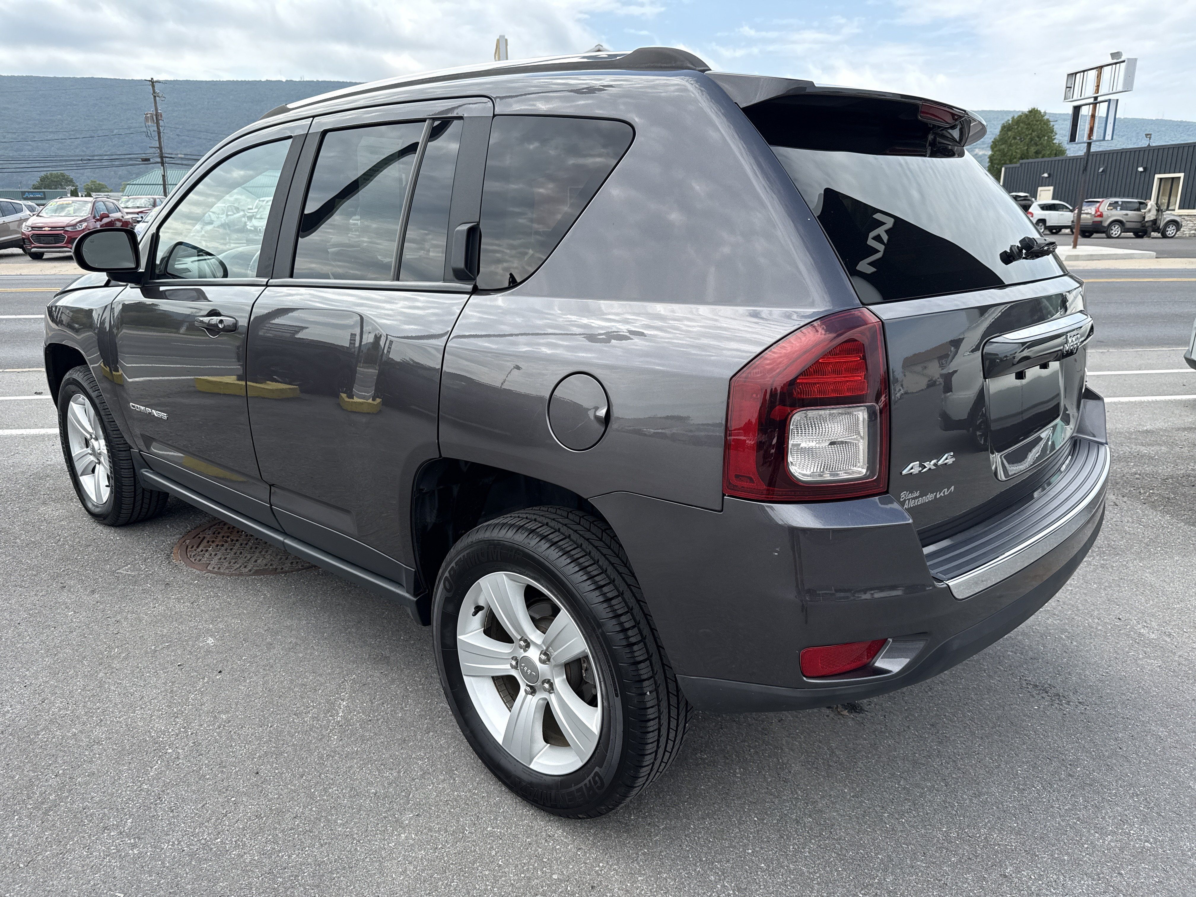 Used 2015 Jeep Compass High Altitude AWD/4WD image 6