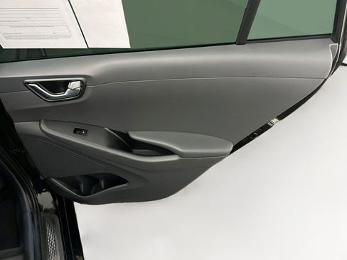 Used 2019 Hyundai Ioniq Limited FWD image 31