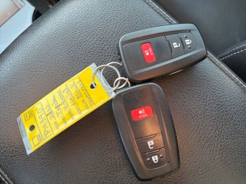 Used 2022 Toyota 4Runner Limited image 16