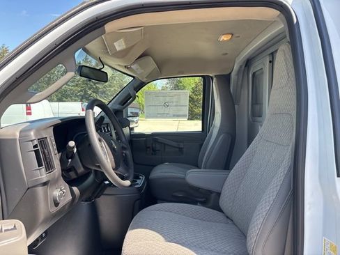 New 2024 Chevrolet Express 3500 RWD image 13