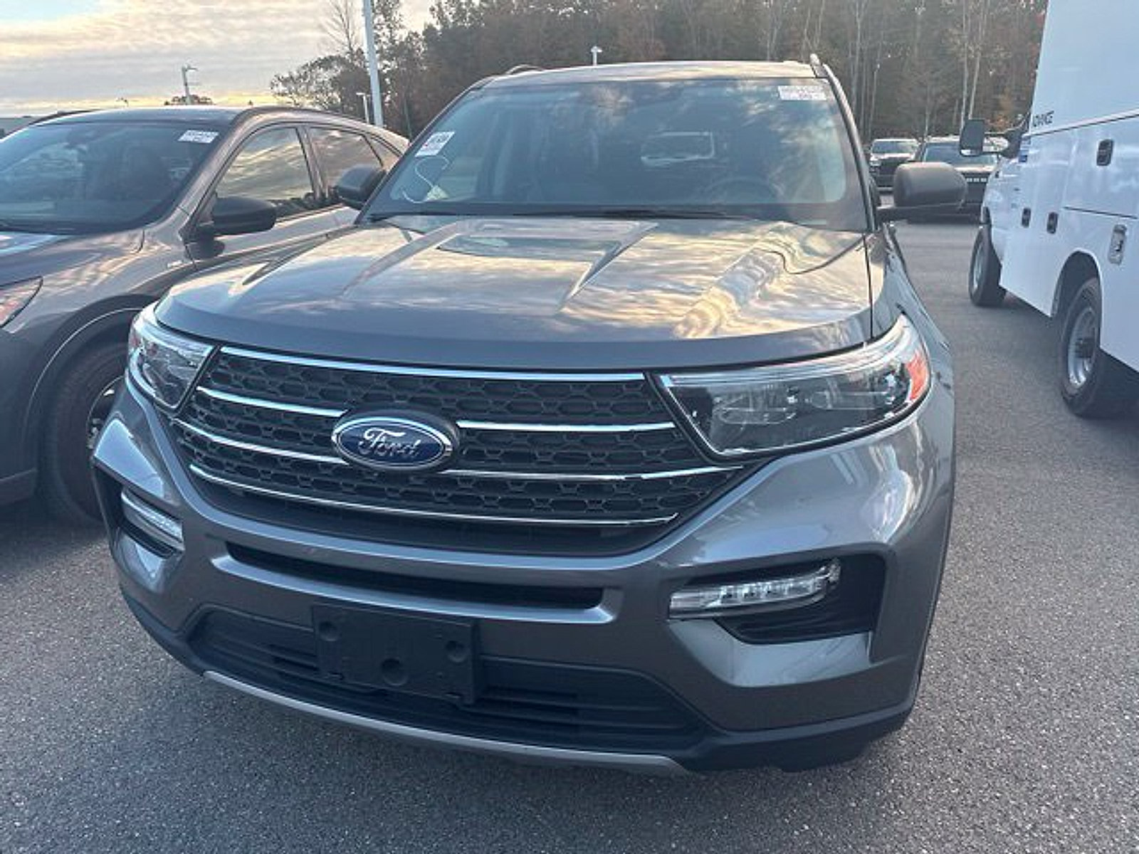 Used 2023 Ford Explorer XLT w/ Equipment Group 202A AWD/4WD image 4