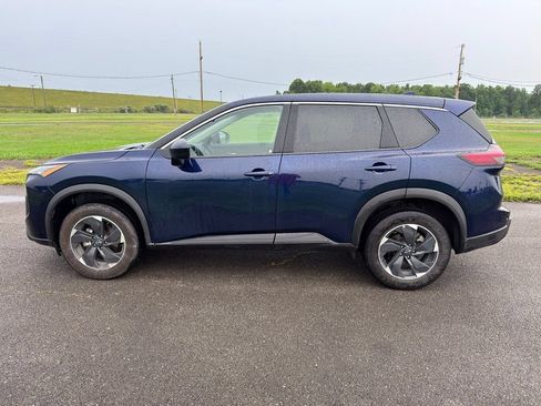 Used 2024 Nissan Rogue SV AWD/4WD image 18