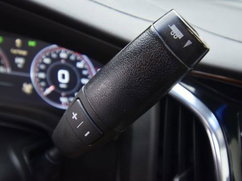 Used 2015 Cadillac Escalade Premium image 24