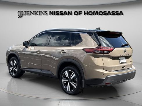 Certified 2024 Nissan Rogue SL w/ SL Premium Package image 7