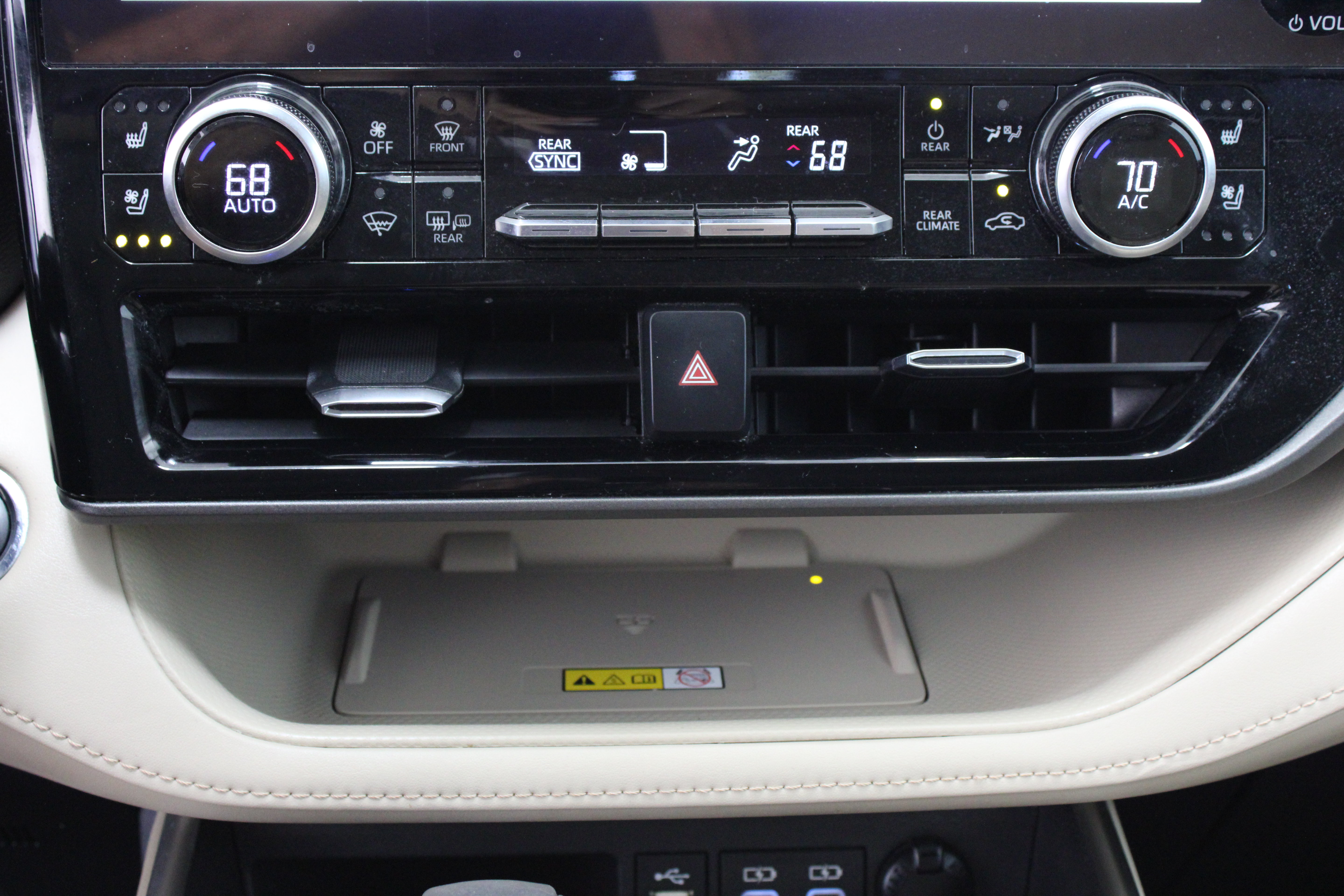 Used 2023 Toyota Highlander Limited FWD image 20
