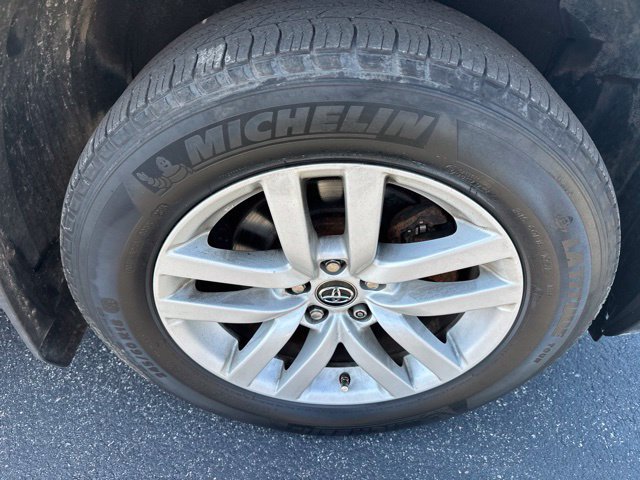 Used 2016 Toyota Highlander LE AWD/4WD image 29