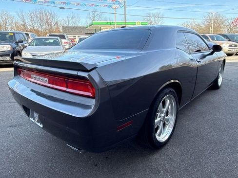 Used 2013 Dodge Challenger R/T image 5