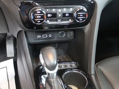 Used 2023 Buick Encore GX Essence w/ Advanced Technology Package AWD/4WD image 19