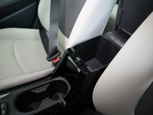 Used 2020 Toyota Corolla LE image 29