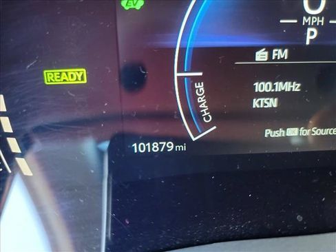 Used 2025 Toyota Camry SE w/ Convenience Package FWD image 18