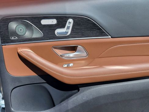 Used 2024 Mercedes-Benz GLS 450 4MATIC image 30