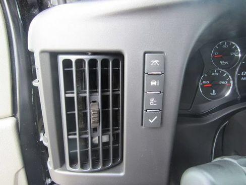 Used 2025 GMC Savana 3500 Extended w/ Driver Convenience Package RWD image 15