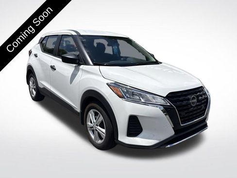 Used 2025 Nissan Kicks Play S FWD image 3