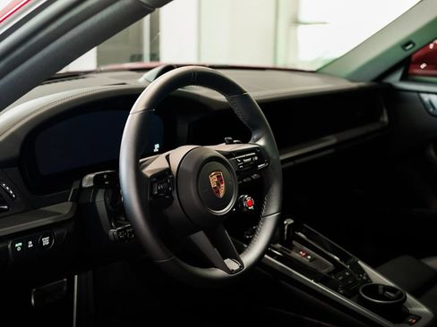 Certified 2025 Porsche 911 Carrera RWD image 4