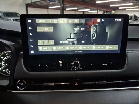 Used 2025 Mitsubishi Outlander SE AWD/4WD image 14