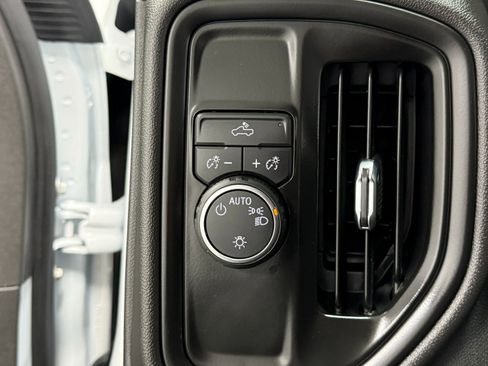 Used 2025 Chevrolet Silverado 1500 W/T image 15
