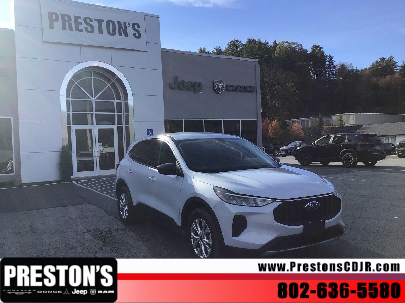 Used 2025 Ford Escape Active AWD/4WD image 8