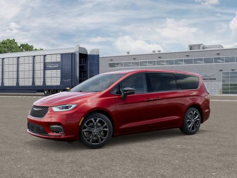 New 2026 Chrysler Pacifica Select image 2