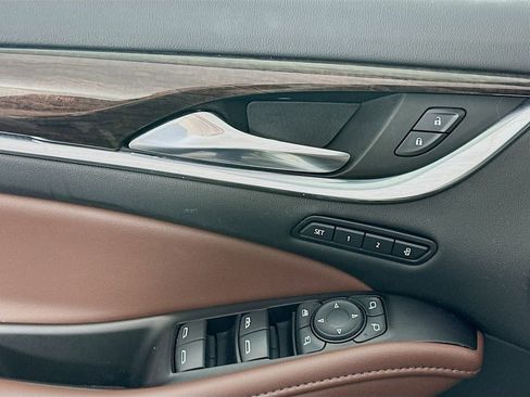 Used 2020 Buick Enclave Avenir w/ Avenir Technology Package image 18