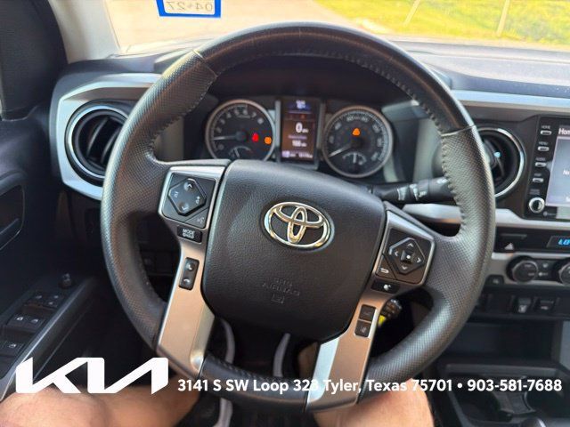 Used 2022 Toyota Tacoma SR5 RWD image 17
