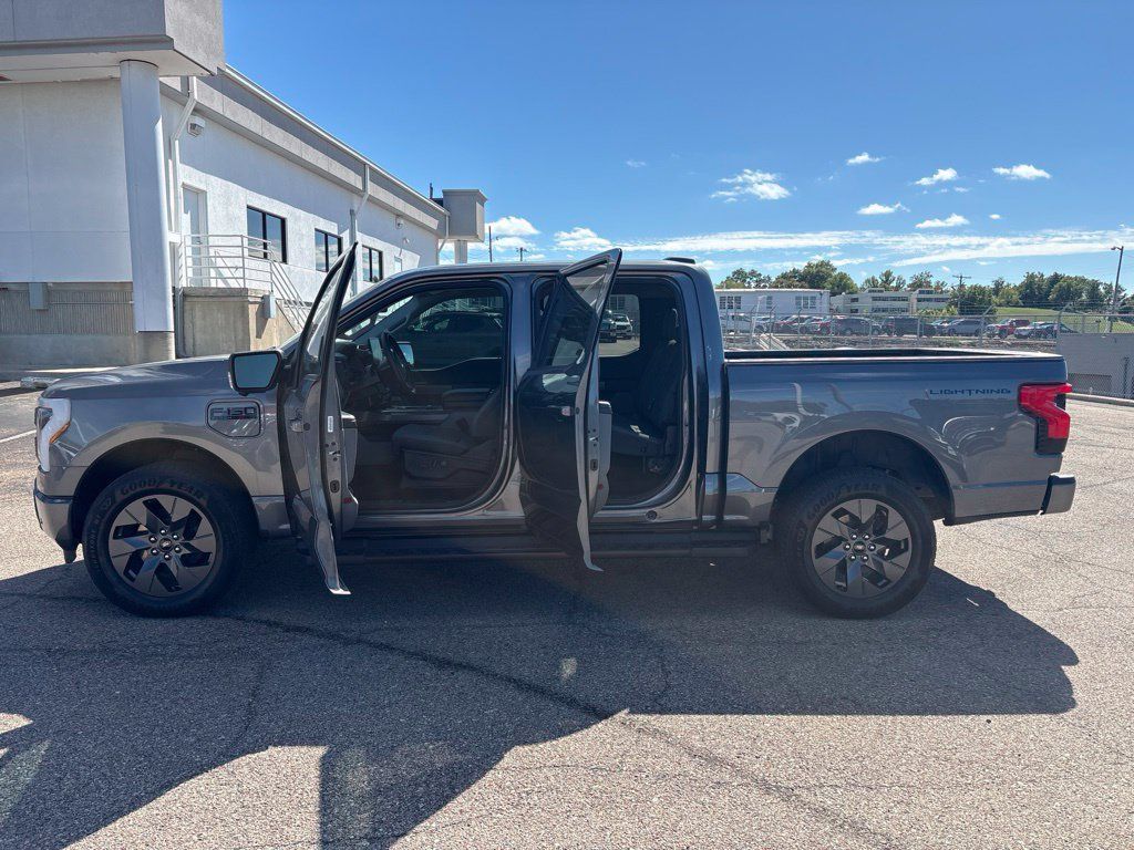 Used 2024 Ford F150 Lightning Flash AWD/4WD image 4