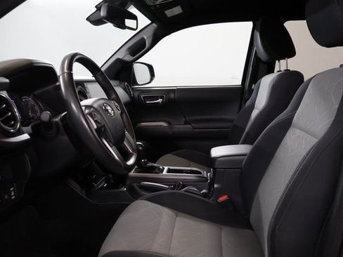 Used 2023 Toyota Tacoma TRD Off-Road image 12