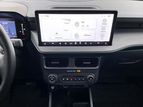 Used 2025 Ford Maverick Lariat w/ Black Appearance Package image 7