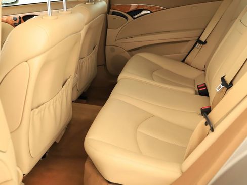 Used 2007 Mercedes-Benz E 350 4MATIC Sedan image 29