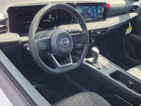 New 2026 Nissan Kicks SV w/ Interior Electronics Package FWD image 4