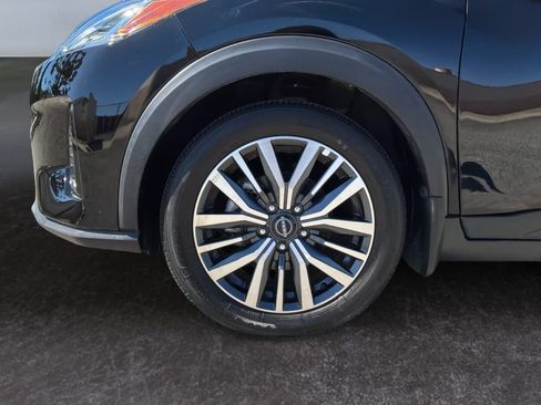 Used 2024 Nissan Kicks SV FWD image 9