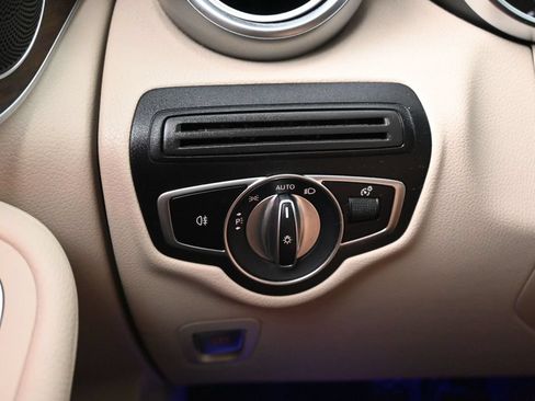 Used 2022 Mercedes-Benz GLC 300 w/ Premium Package Lite image 26