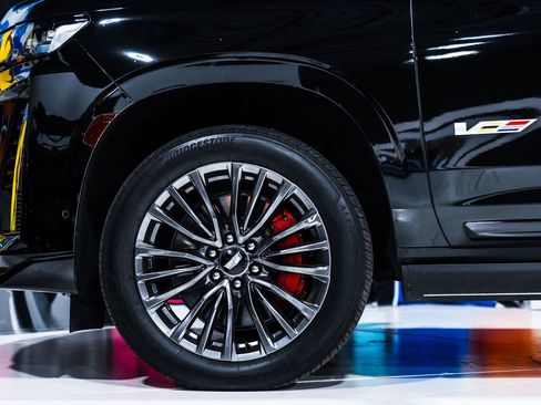 Used 2024 Cadillac Escalade V image 8