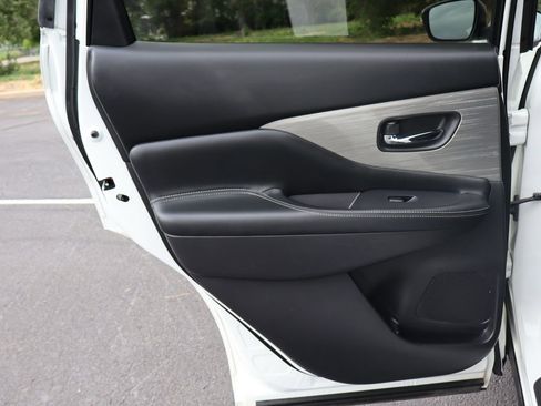 Used 2018 Nissan Murano S image 24