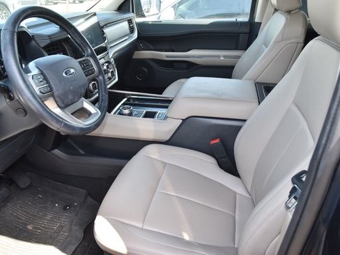 Used 2024 Ford Expedition XLT RWD image 9