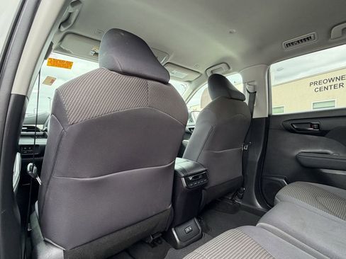 Used 2023 Toyota Highlander LE FWD image 12