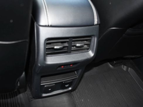 Used 2019 Ford Edge ST w/ Equipment Group 401A AWD/4WD image 18