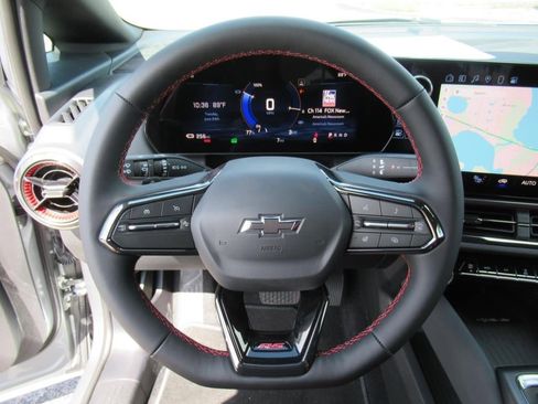 New 2025 Chevrolet Equinox EV RS image 18