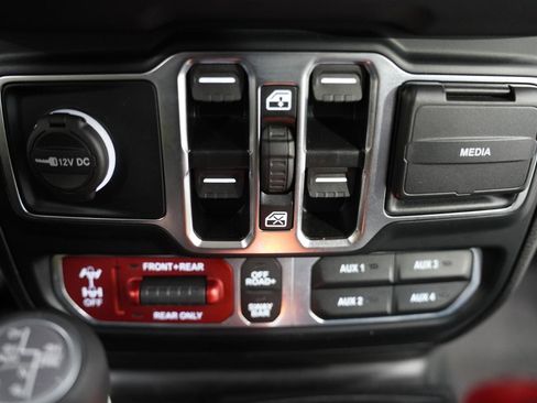 Used 2024 Jeep Gladiator Rubicon image 21