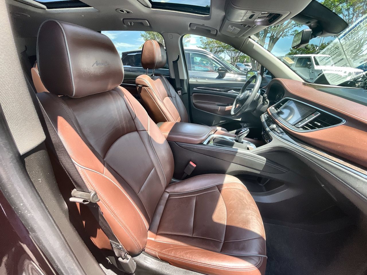Used 2021 Buick Enclave Avenir w/ Avenir Technology Package FWD image 29