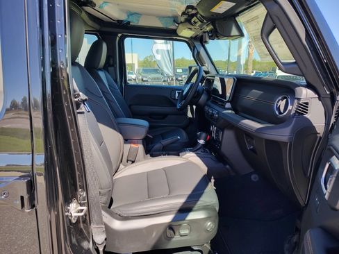 New 2025 Jeep Gladiator Sport w/ Premium Package image 25