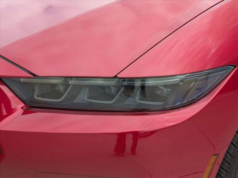 Used 2024 Ford Mustang Coupe image 9